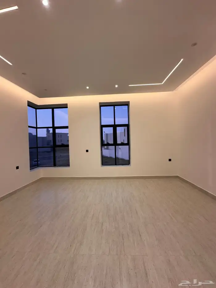 للبيع روف علوي بملحق بتصميم عصري حديث في احدرفيده 2
