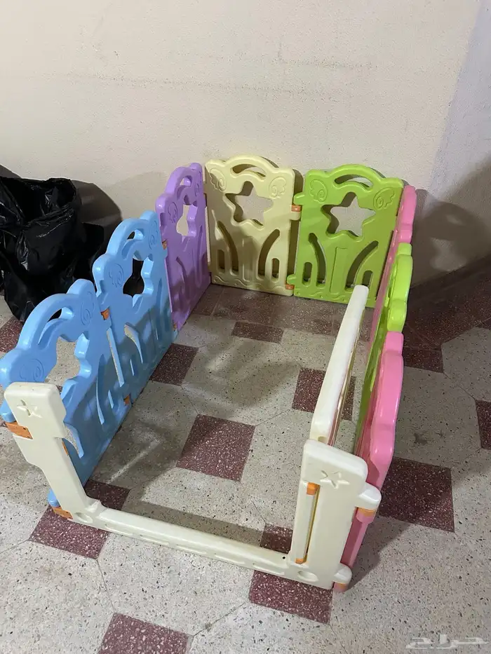 حاجز اطفال مع باب قفل 2