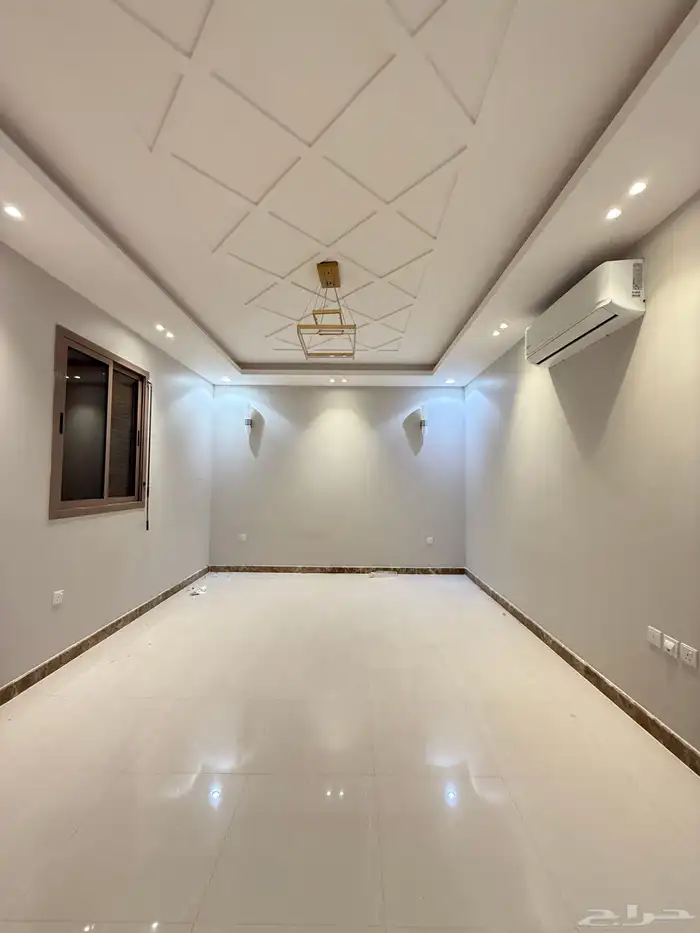 فيلا مكونة من دور علوي وملحق بموقع مميز 9