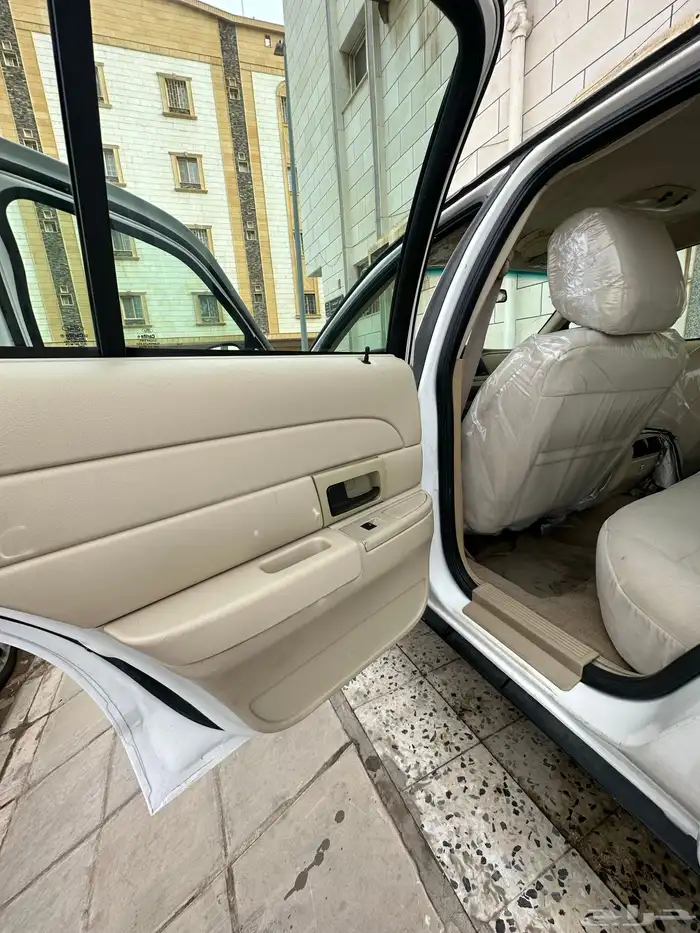 فورد بوليسي 2011 13