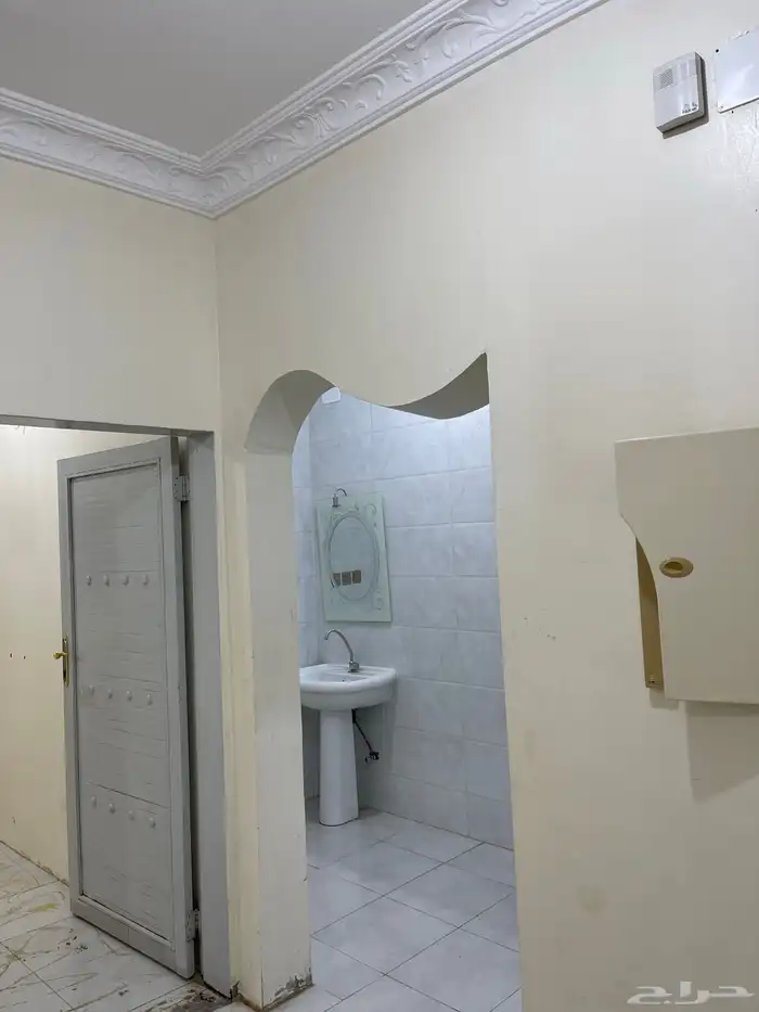 يوجد غرفه وصاله محايل 0