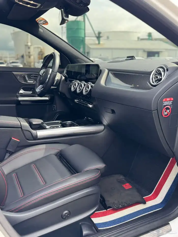 مرسيدس GLA250 فل كامل 2020 (بحاله ممتازه) 15