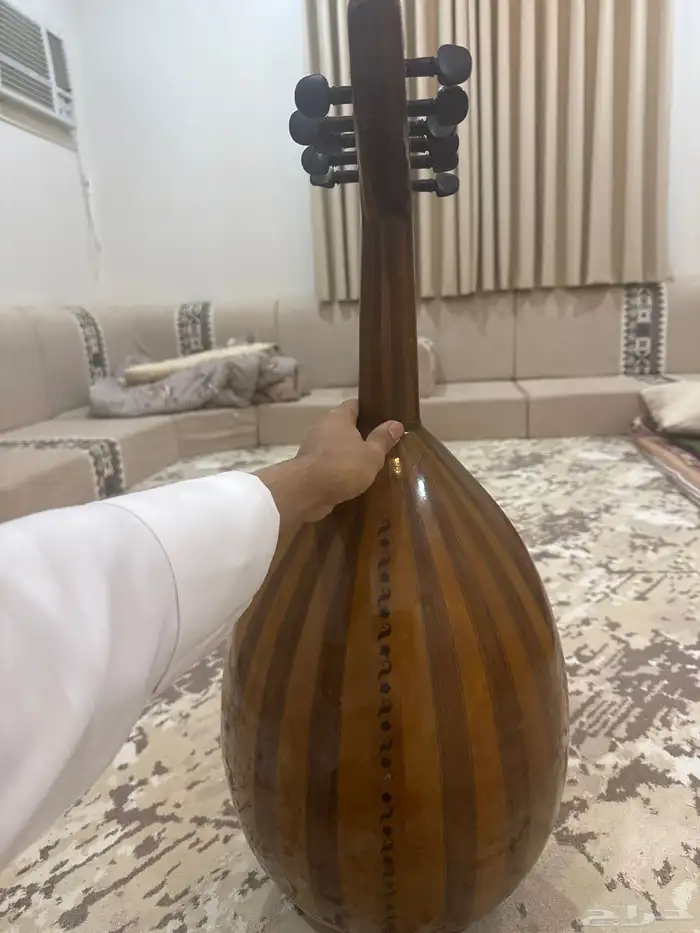 عود مصري صناعه خالد عزوز العود نظيف والصامل نراعيه 2