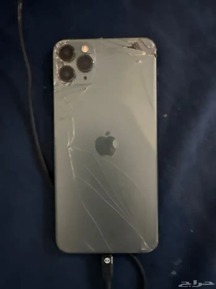 آيفون 11 برو ماكس لا البيع على السوم 1