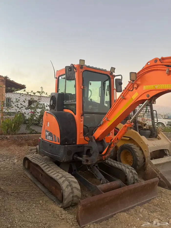 بكلين حميني دوسان 3 طن ونص موديل 2017 ماشي 9400 ساعه 1