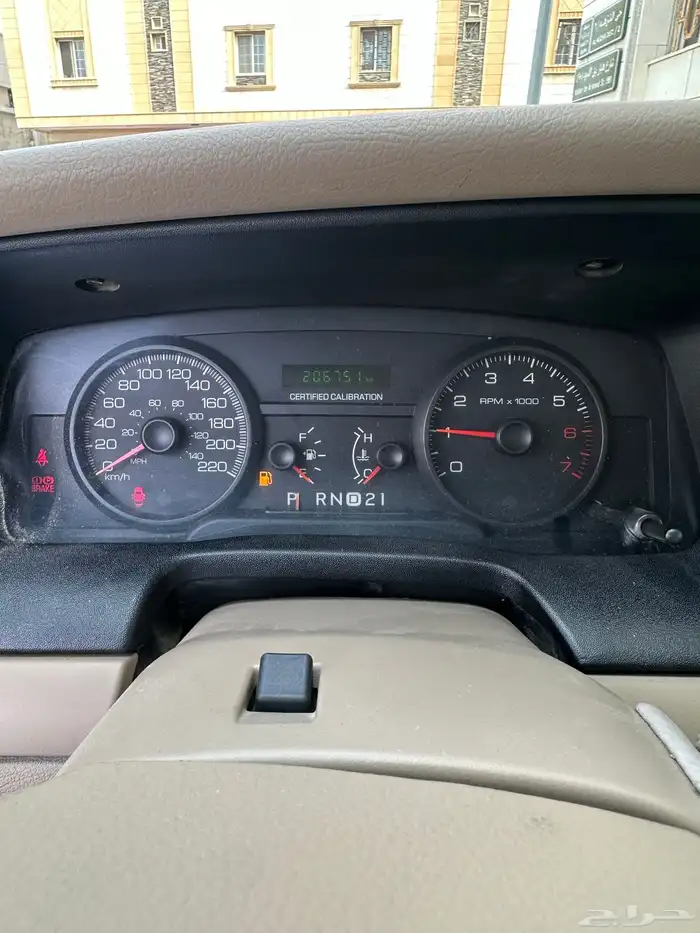 فورد بوليسي 2011 9