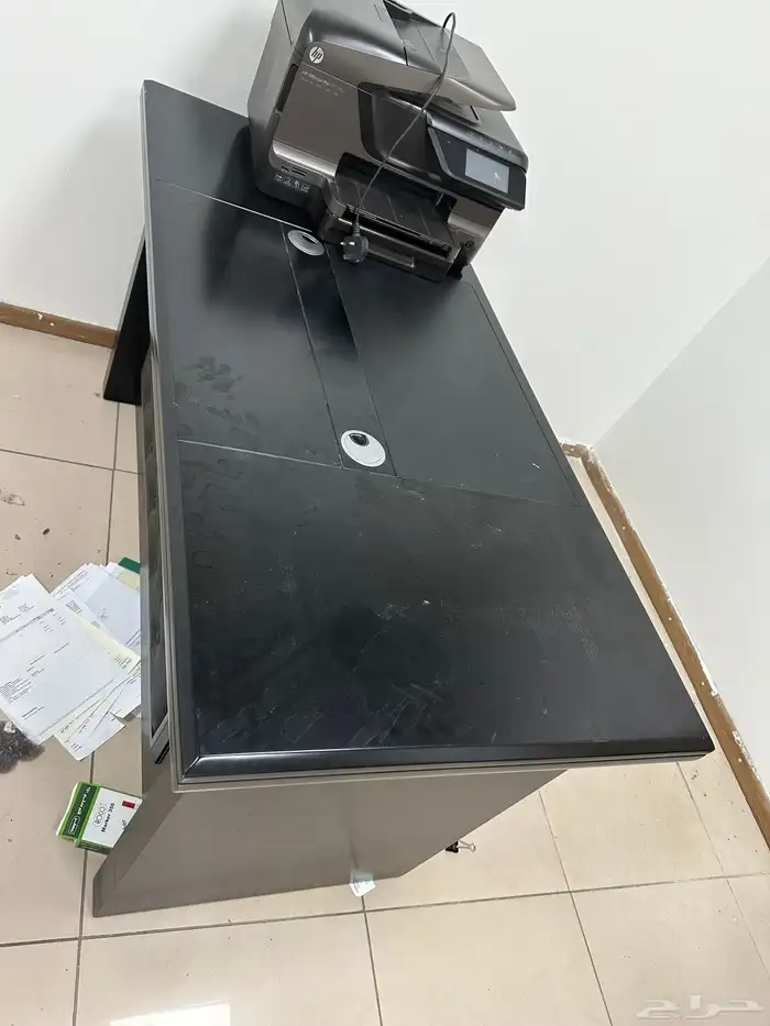 مكاتب مستعملة للبيع 1
