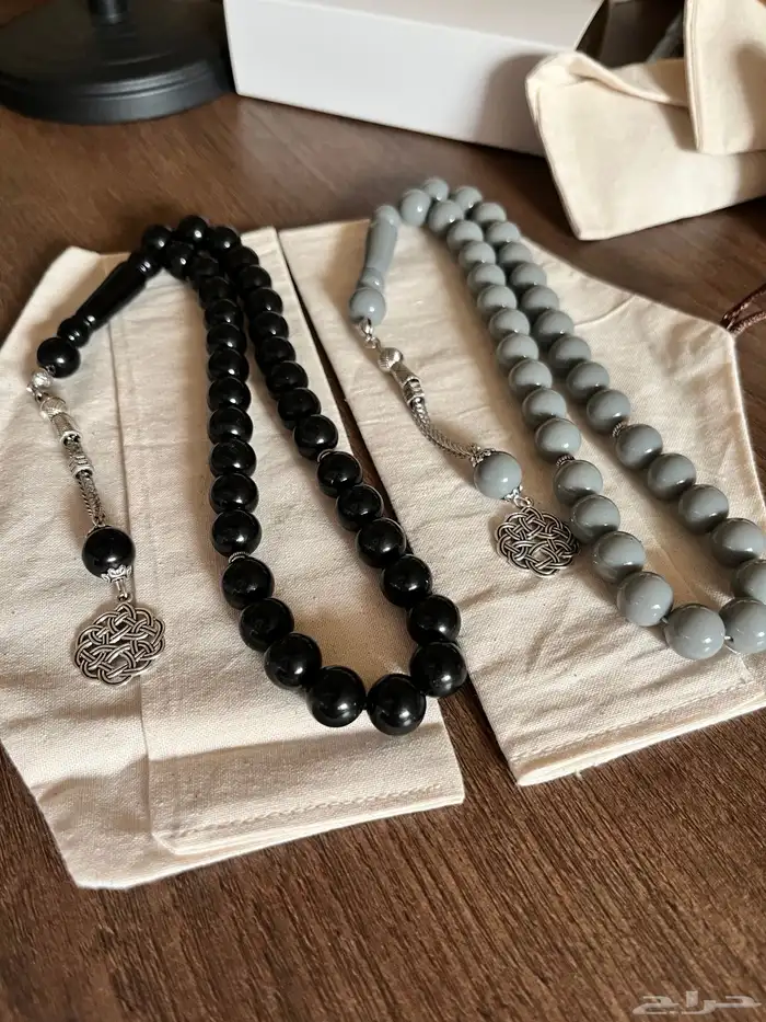 متوفر أنواع من البخور و المسك و السبحات و العطور و المرشات 28
