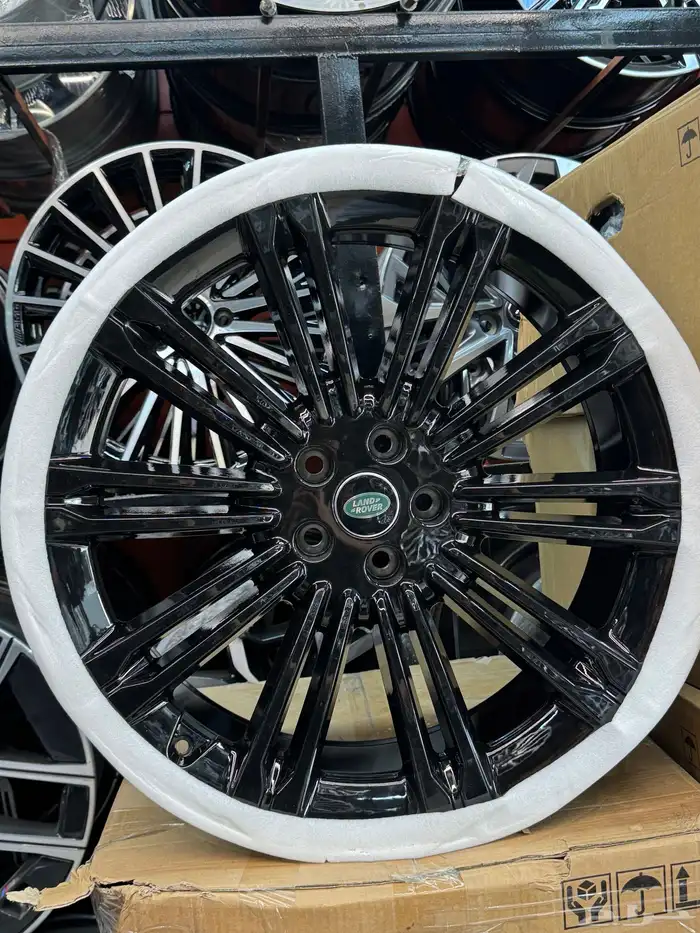 جنوط رنج روفر موديل 2024مقاس 23 4