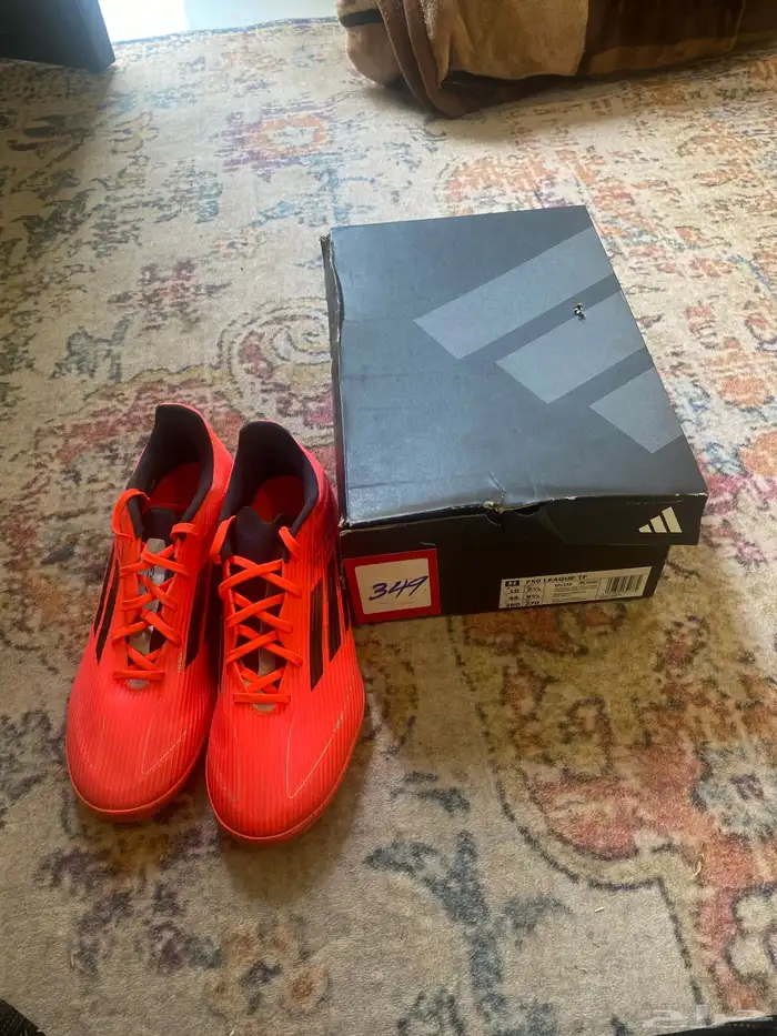 جزمات من ديداس 2