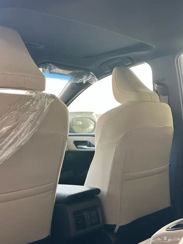 تويوتا كامري LE بنزين نص فل الوان فضي موديل 2025 لوحه 7