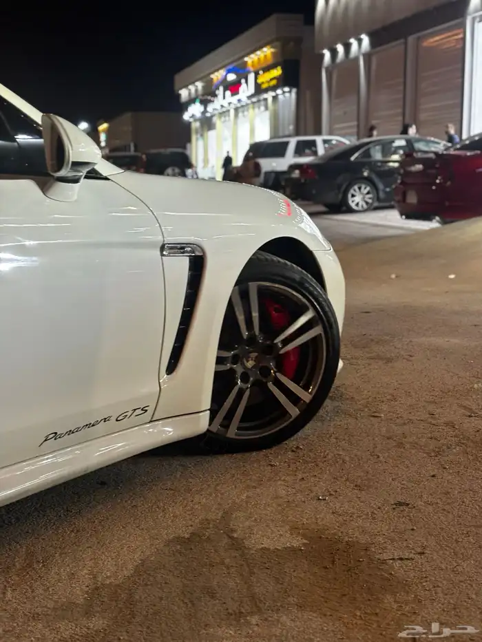 بورش بانميرا GTS v8 3