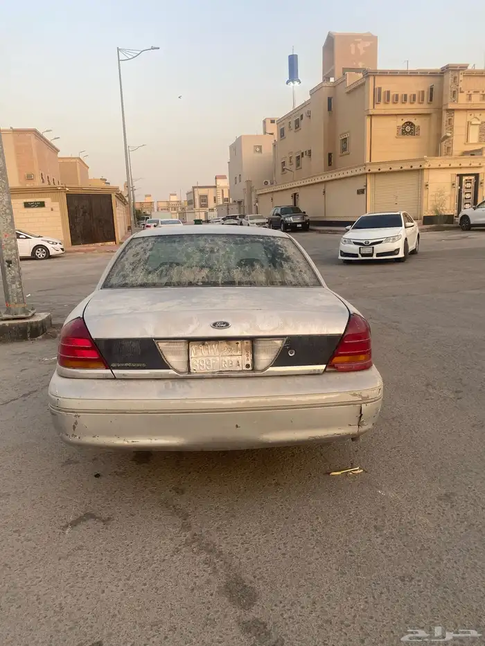 فورد فكتوريا 2001 1