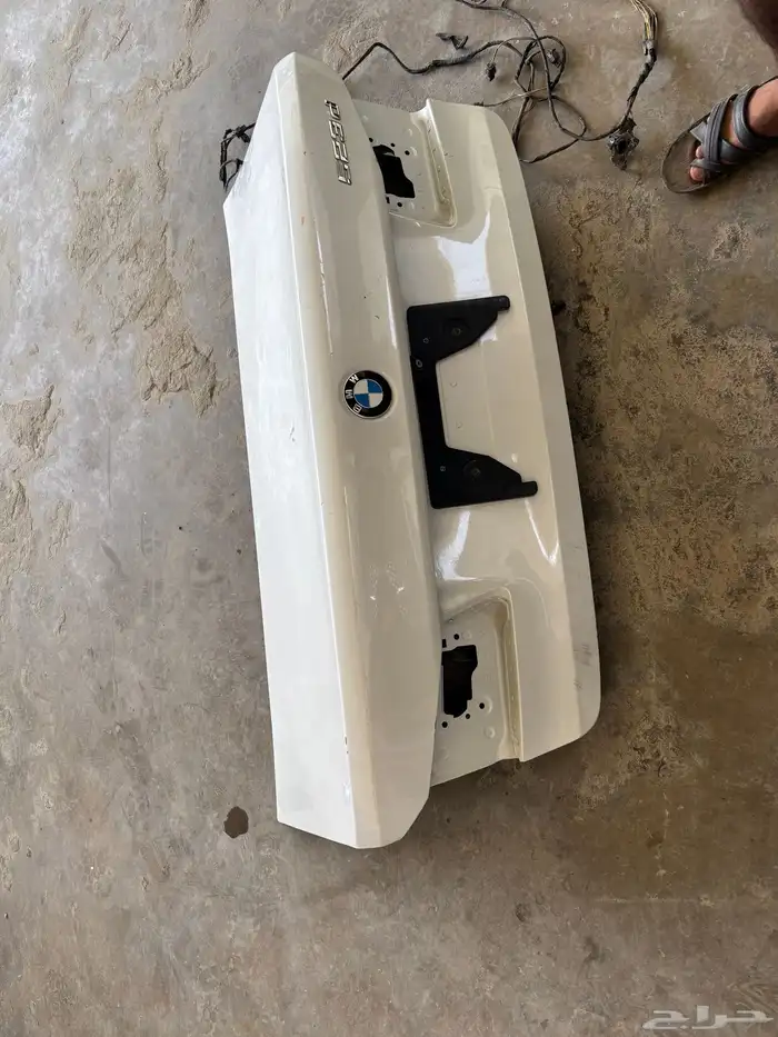 موجد لدينا ابواب شنطه خلفيه مرسيدس و BMW اصلي وكاله 5