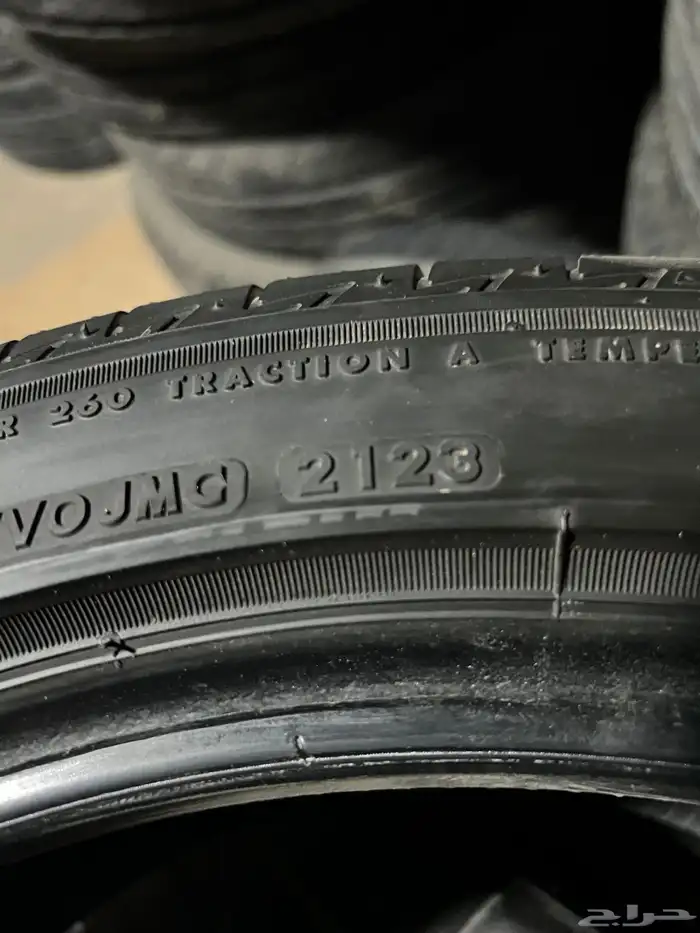 كفرات برجستون ياباني مقاس 235 45 18 كامري 8