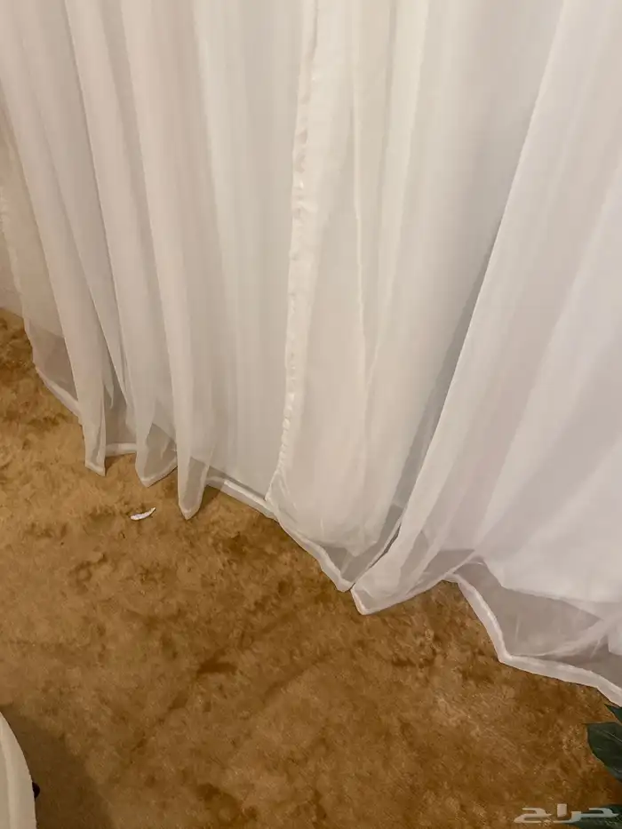 ستاره بيضا شيفون مع عازل للشمس نظيفه جديده مالها يومين 200 2