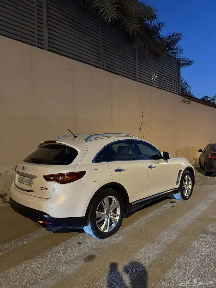 انفنتي ابيض لؤلؤي للبيع 1