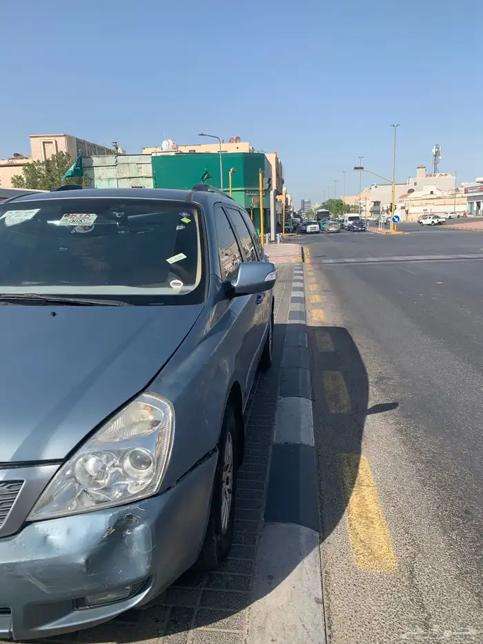 للبيع كيا كرنفال 2012 الستاندر 8