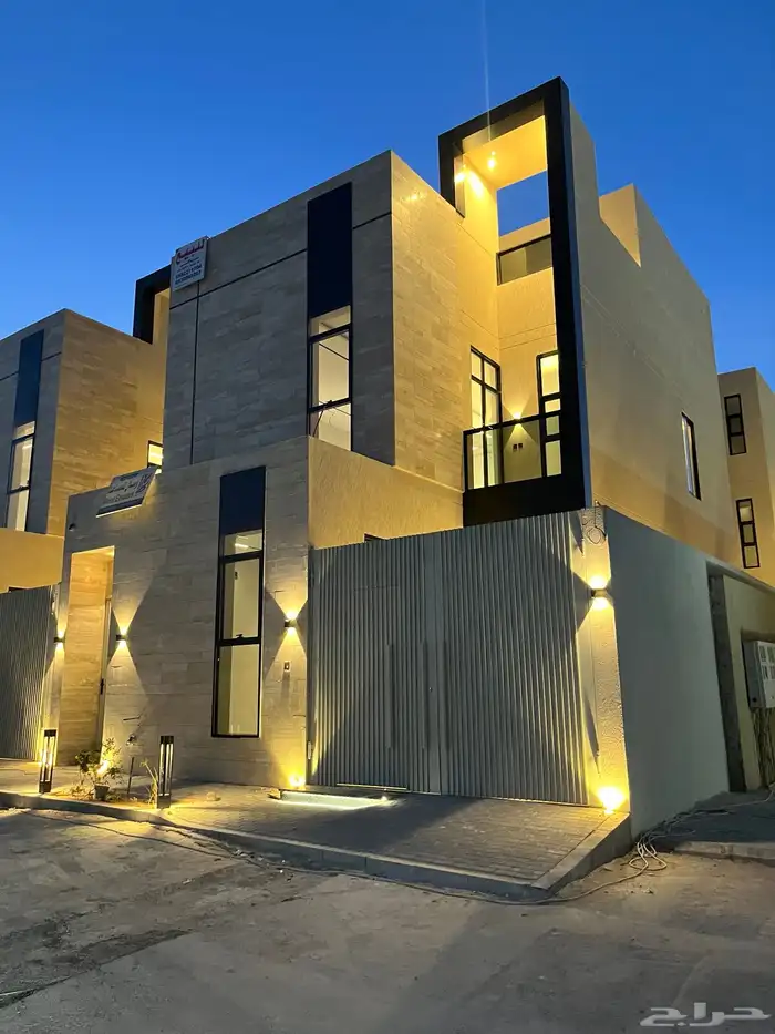 فيلا مساحة 300 للبيع بحي المهدية تصميم مودرن يوجد غرفة سايق 1