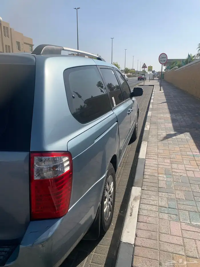 للبيع كيا كرنفال 2012 الستاندر 2