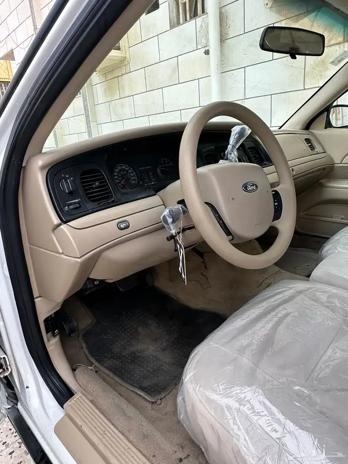 فورد بوليسي 2011 7