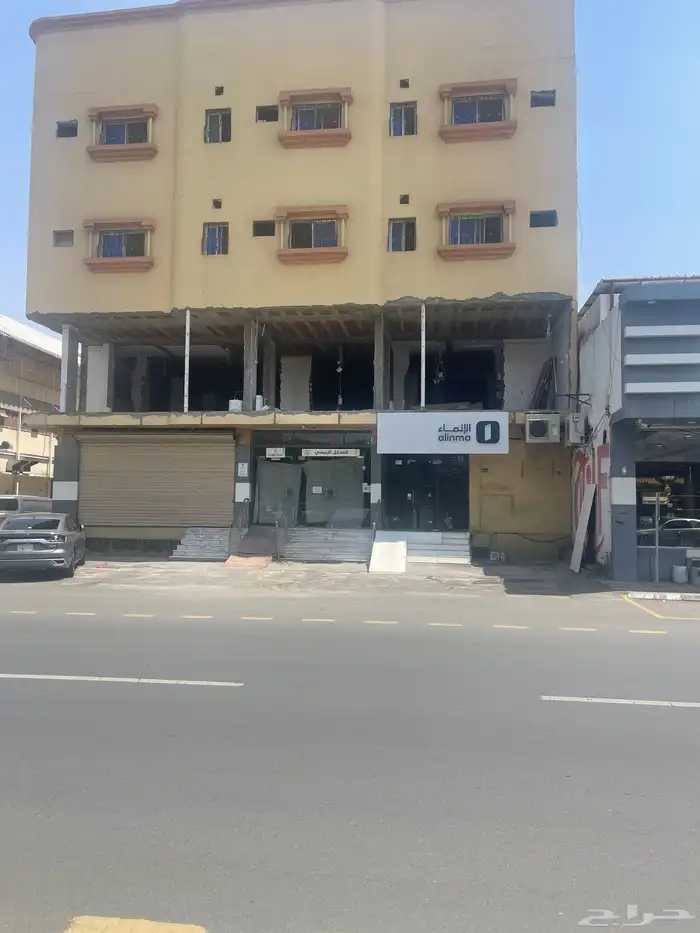 دور تجاري للايجار شارع عكاظ 0