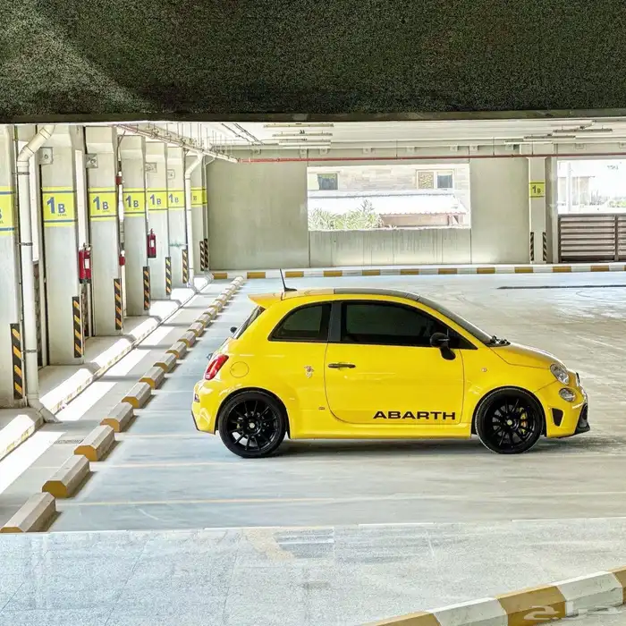 2022 Abarth 595 - SuperPlus  Trim 12