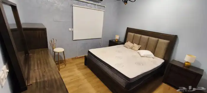 غرفة نوم بدون دولاب ملابس 1