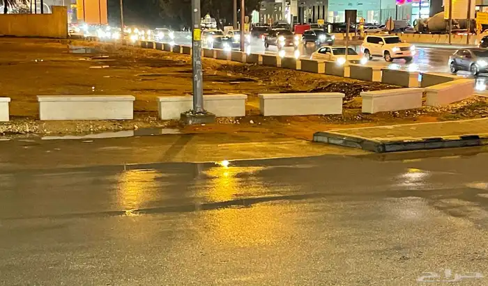 كراسي خرسانية وحاويات واحواض للحدائق 0