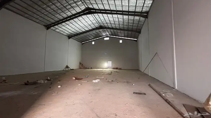 للإيجار مستودعات جديدة مقابل شرطة العزيزية 2