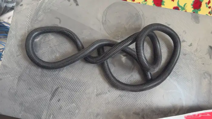 عوازل للحرارة للأسلاك وما شابه 1