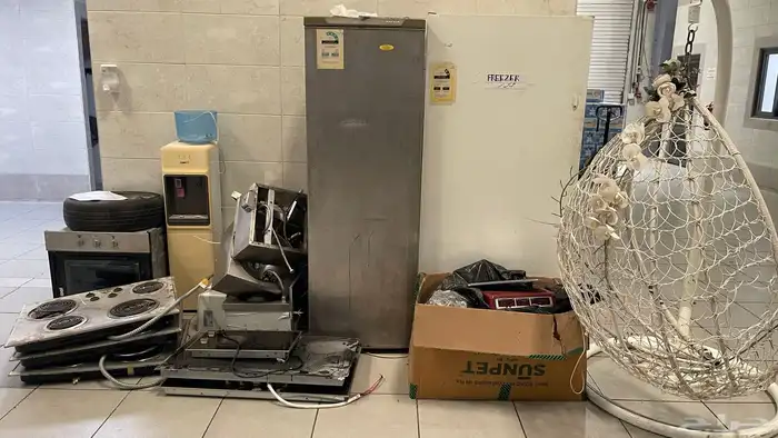 ثلاجات واغراض للبيع 3