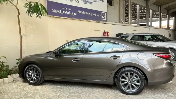 مازدا 6 2023 نصف الفل مقاعد جلد (عداد قليل) 3