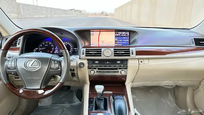 لكزس LS 460 لارج موديل 2013 19