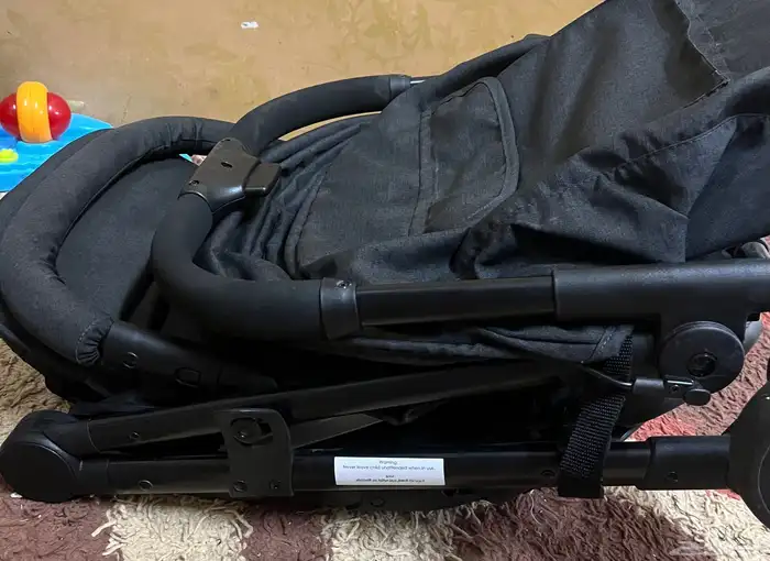 عربة أطفال 1