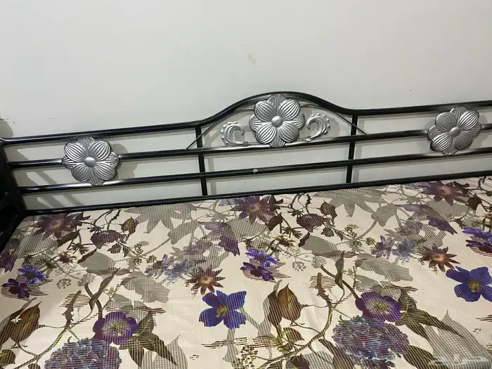 سبعه كراسي حديد للبيع 4