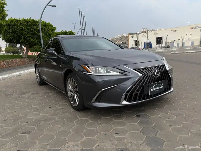 لكزس es 2023 بحالة الاصفار (( مباع )) 2