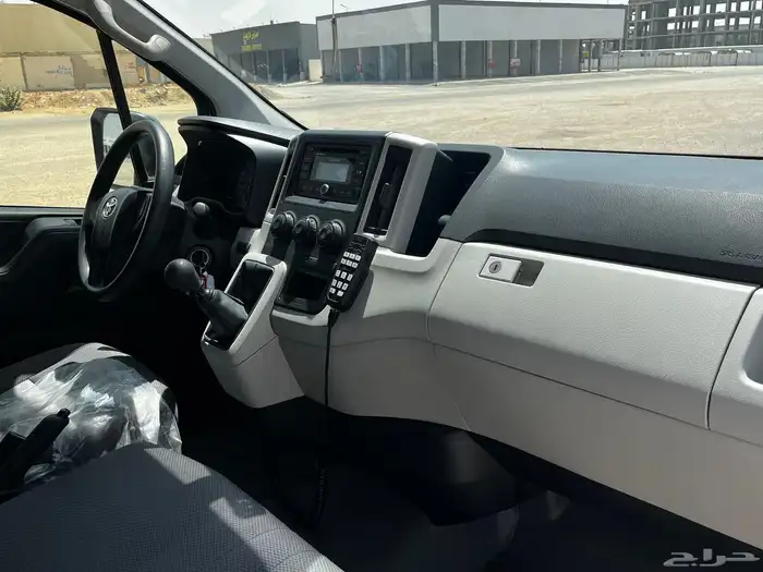تويوتا باص اسعاف مجهز كامل بنزين موديل 2020 15