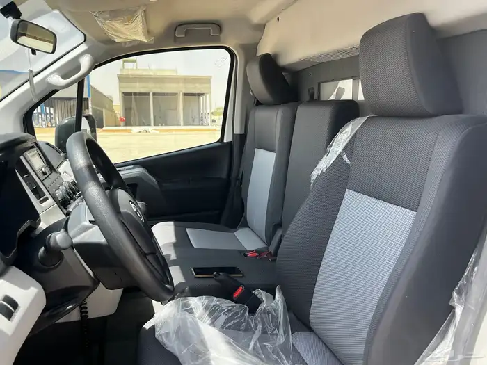 تويوتا باص اسعاف مجهز كامل بنزين موديل 2020 13