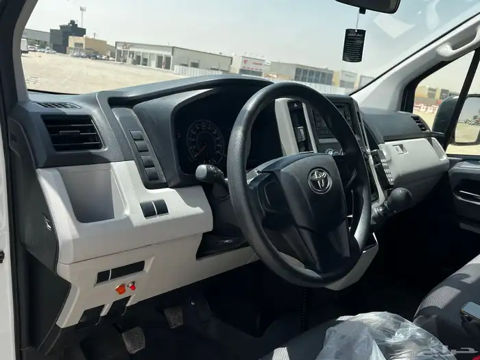 تويوتا باص اسعاف مجهز كامل بنزين موديل 2020 12