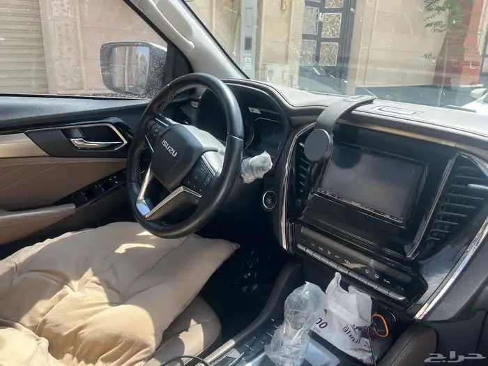 اسيزو ام يو اكس 6
