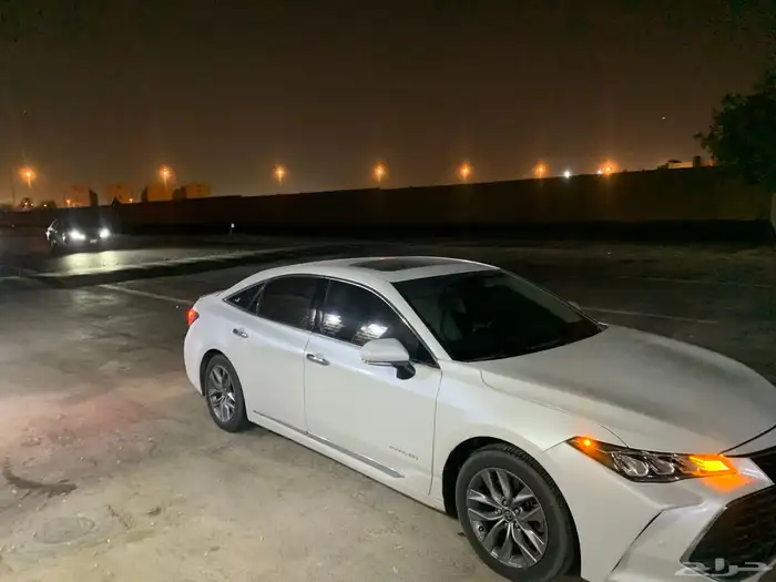 للبيع نوع سيارة تويوتا افالون ليميتد 2