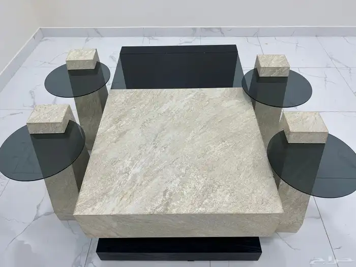 طاولة للبيع 0