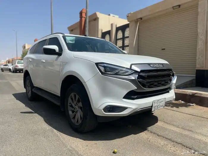 اسيزو ام يو اكس 1