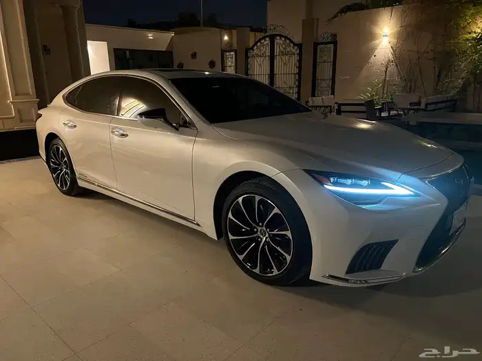 للبيع لكزس LS500h 0