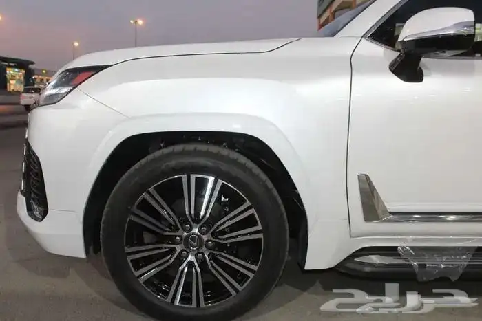 لكزس LX600-BB بنزين سعودي 2025 10