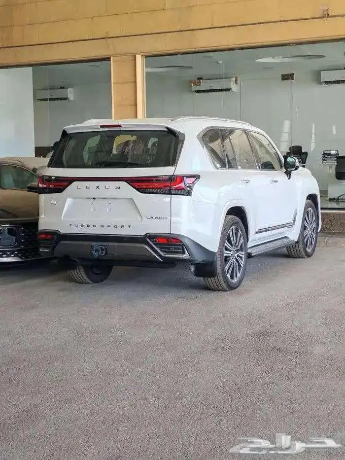 لكزس LX600 فئه BB خليجي موديل 2024 اقل من سعر السوق 3