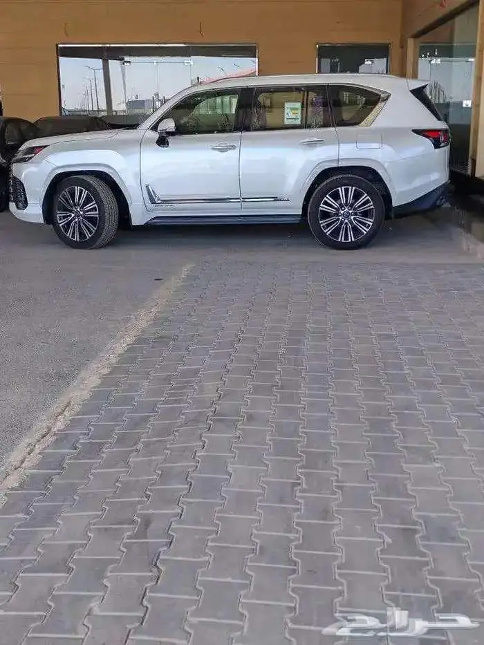 لكزس LX600 فئه BB خليجي موديل 2024 اقل من سعر السوق 2