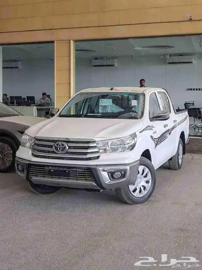 هايلوكس غمارتين بنزين GLX موديل 2025 بدون دبل لدي الحسن 0
