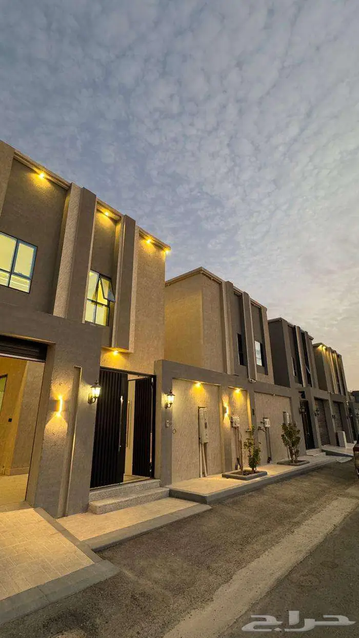 فلل للبيع بحي الشعلة مساحات 306...318م 0